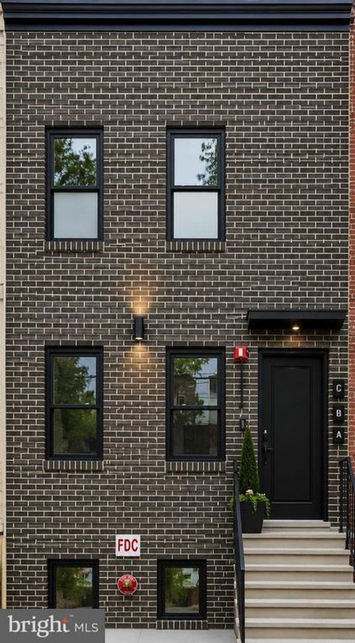2-917 N 43rd Street, PHILADELPHIA, PA, 19104 | Card Image