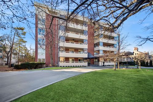 apt-103-4004 Grand Ave, Des Moines, IA, 50312-2739 | Card Image