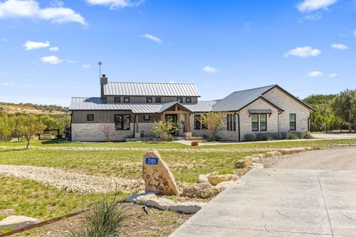2105 Legacy Hills Dr, Johnson City, TX, 78636-2152 | Card Image