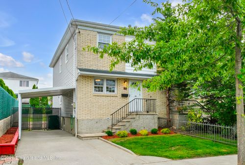 24 Park St, Staten Island, NY, 10306-2031 | Card Image