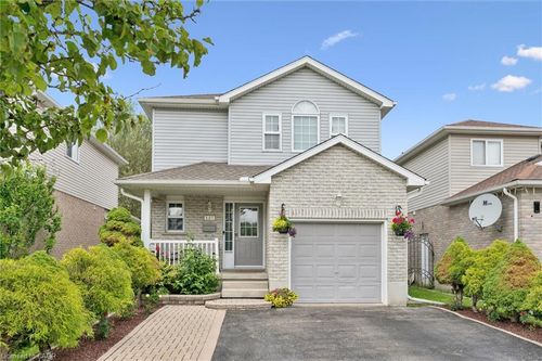 127 Everglade Cres, Kitchener, ON, N2E3Y5 | Card Image
