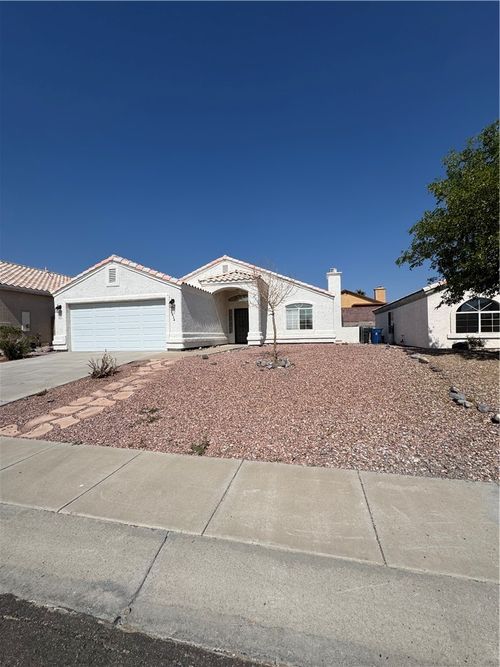 3434 Mineral Park Dr, Bullhead City, AZ, 86442-8642 | Card Image