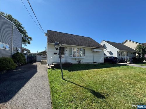 81 Highview Ave, Totowa, NJ, 07512-1636 | Card Image