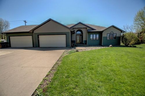 758 Faye Dr, WEST SALEM, WI, 54669-1937 | Card Image
