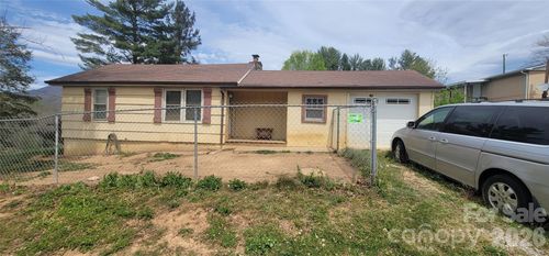 60 Mingus St, Canton, NC, 28716-3548 | Card Image