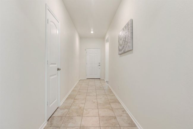 Front entry foyer | Image 5