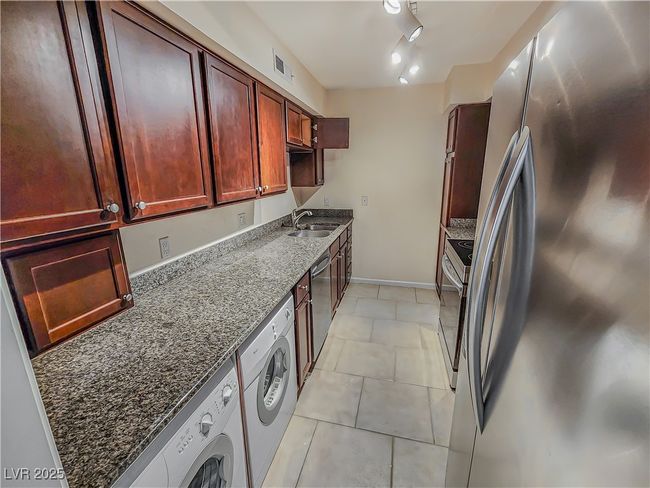 UNIT-3008 - 2867 Geary Pl, Condo with 1 bedrooms, 1 bathrooms and null parking in Las Vegas NV | Image 7
