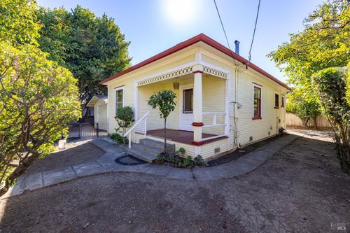 105 Garden Street, Santa Rosa, CA, 95401 | Card Image