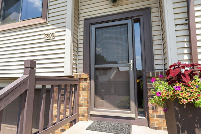 5605 Donegal Dr, Townhouse with 2 bedrooms, 2 bathrooms and null parking in Saint Paul MN | Image 46