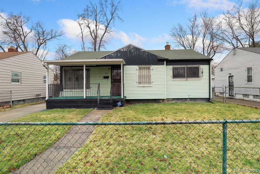 Cherrylawn Dr, Flint, MI 48504