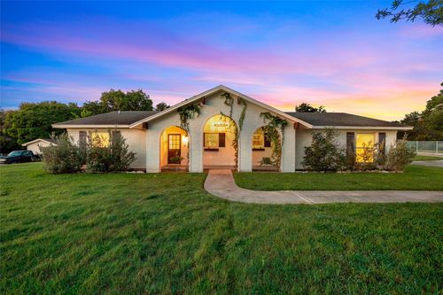 212 N Old Temple Rd, Hewitt, TX, 76643-3703 | Card Image