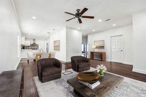 2108 Freemont St, Houston, TX, 77009 | Card Image