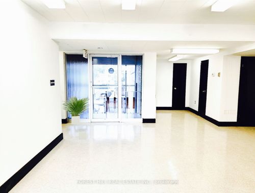 300-226 Bathurst St, Toronto, ON, M5T2R9 | Card Image