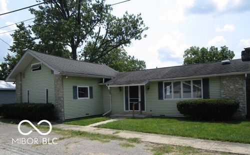 115 W 2nd St, Fowlerton, IN, 46930-9120 | Card Image