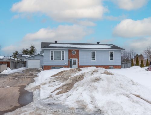 11 Craig Place, Petawawa, ON, K8H3L4 | Card Image