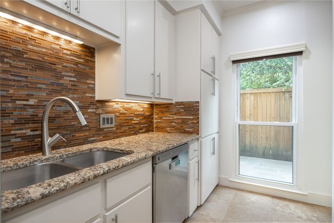 APT-111 - 4242 Travis St, Townhouse with 2 bedrooms, 3 bathrooms and null parking in Dallas TX | Image 10