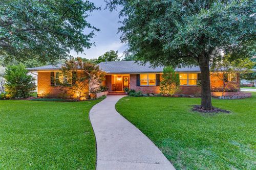 4241 Bilglade Rd, Fort Worth, TX, 76109-5316 | Card Image