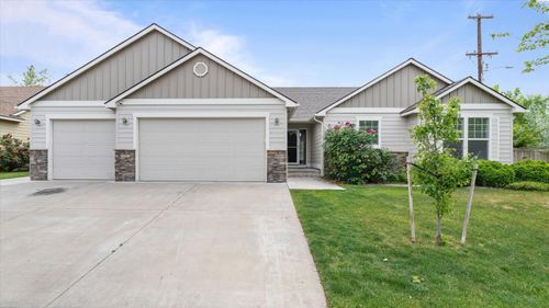 5907 W 14th Ave, Kennewick, WA, 99338-2177 | Card Image