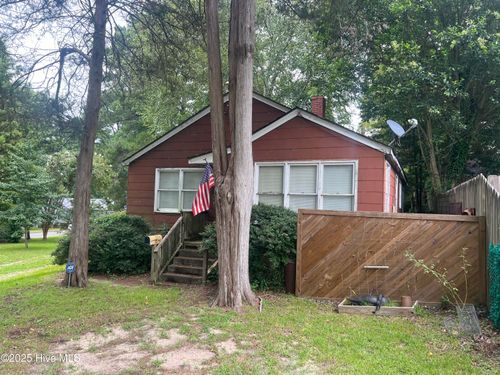 304 School Dr, Williamston, NC, 27892-1840 | Card Image