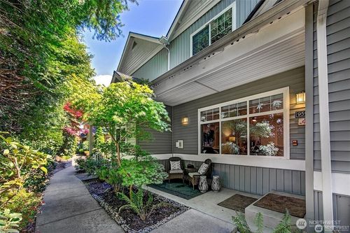 959 232nd Ln Ne, Sammamish, WA, 98074-7284 | Card Image