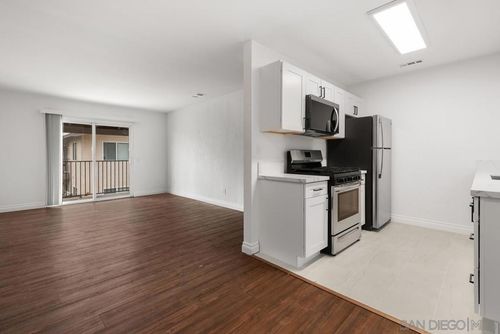 unit-16-240 W Lincoln Ave, Escondido, CA, 92026-3716 | Card Image