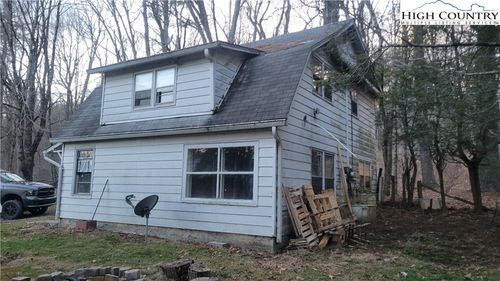 633 Cranberry Street, Newland, NC, 28657 | Card Image