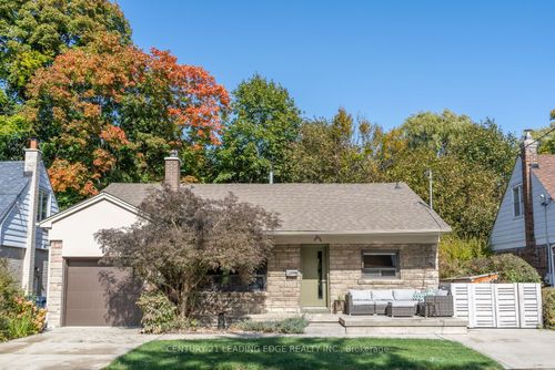 8 Glen Robert Dr, East York, ON, M4B1J5 | Card Image