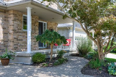 841 Munich Cir, House other with 4 bedrooms, 4 bathrooms and 4 parking in Waterloo ON | Image 2