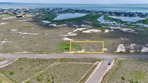 672 Northwest Dr, Rockport, TX, 78382 | Card Image