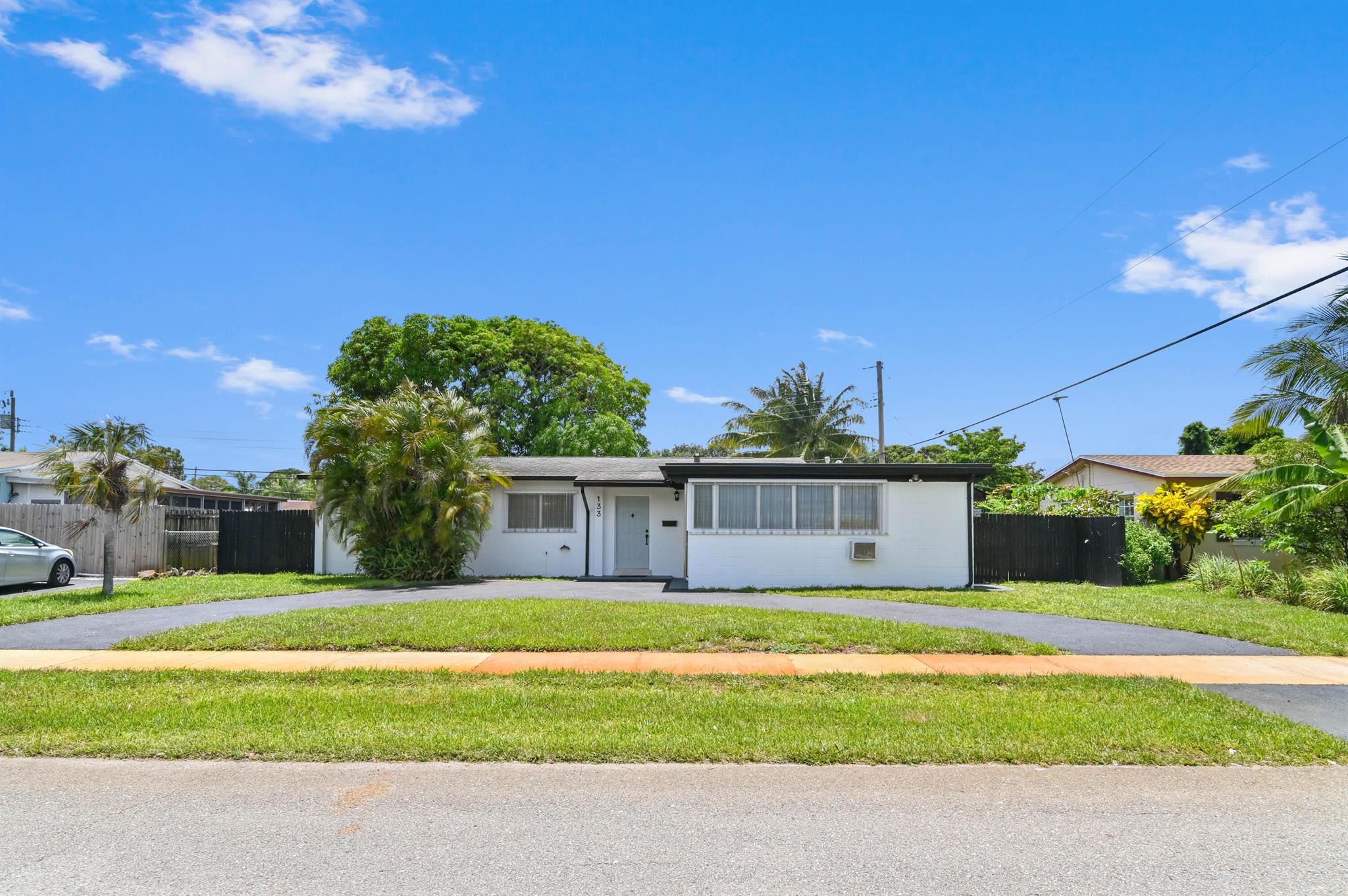 12th Pl, Lantana, FL 33462