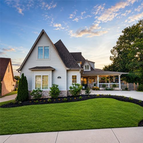 389 N Ainsley Loop, Fayetteville, AR, 72704-3005 | Card Image