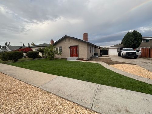 7323 Luxor St, Downey, CA, 90241-4333 | Card Image