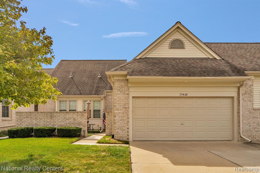 Wyndemere Cir, Sterling Heights, MI 48313