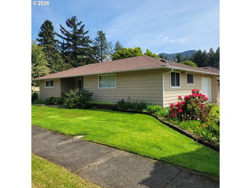 47858 W 1st St, Oakridge, OR, 97463-9429 | Card Image