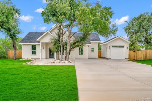 645 Jonquil Dr, Spring Branch, TX, 78070-5226 | Card Image