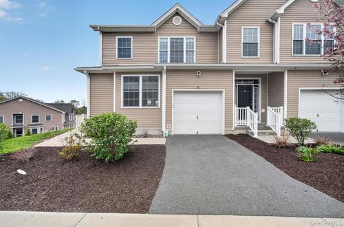 35 Pinto Rd E, Middletown, NY, 10941-1319 | Card Image