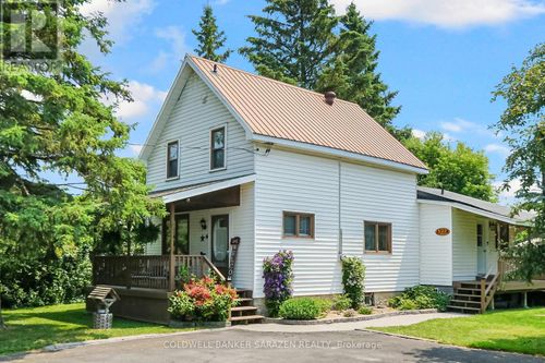 92 Strachan St, Richmond, ON, K0A2Z0 | Card Image