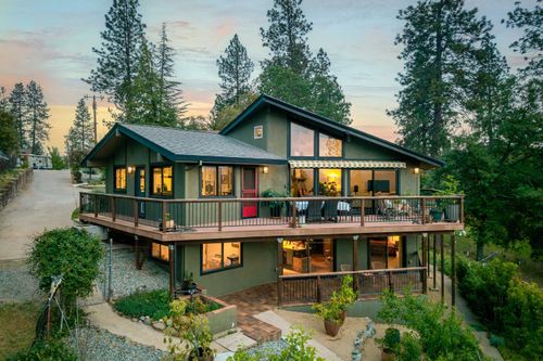 16105 John Way, Grass Valley, CA, 95949 | Card Image