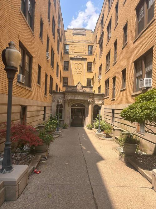 unit-201-120 Seward Avenue, Detroit, MI, 48202 | Card Image