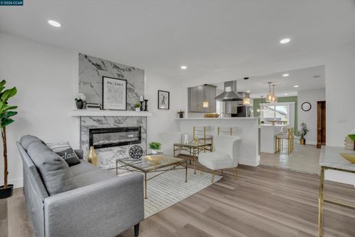 2131 Pomona Ave, Martinez, CA, 94553-2729 | Card Image