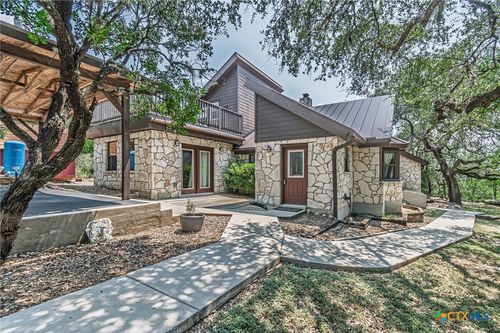 560 Bluff Ridge Ct, New Braunfels, TX, 78132-3690 | Card Image