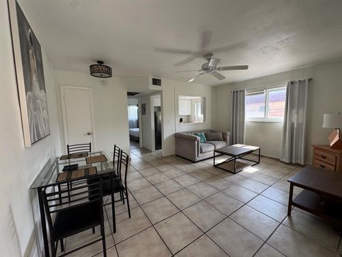 208-811 Se 16th St, Fort Lauderdale, FL, 33316-2656 | Card Image