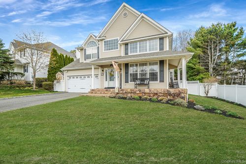 52 Shady View Xing, Manorville, NY, 11949-2972 | Card Image