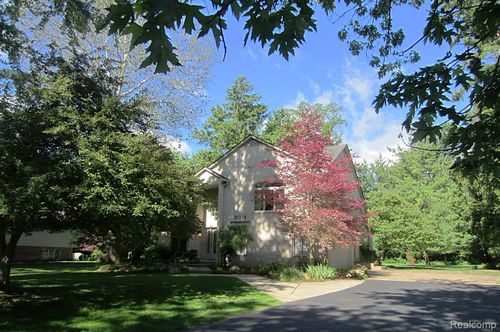 31115 Stafford St, Beverly Hills, MI, 48025-3759 | Card Image