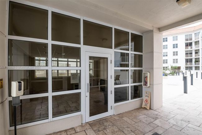 APT-718 - 2030 S Douglas Rd, Condo with 2 bedrooms, 2 bathrooms and null parking in Coral Gables FL | Image 30