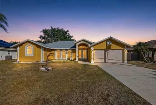 122 Valdiva St, PUNTA GORDA, FL, 33983-5318 | Card Image