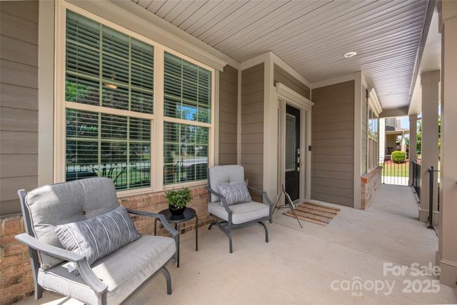 Front porch | Image 4