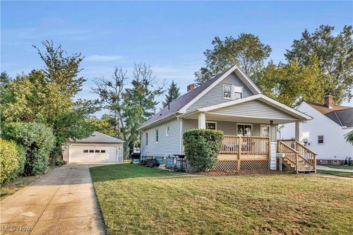 21131 Northwood Ave, Fairview Park, OH, 44126-1516 | Card Image