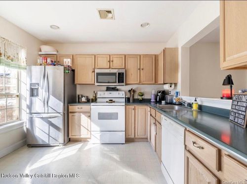 15 Troy Ln, Highland, NY, 12528-2007 | Card Image