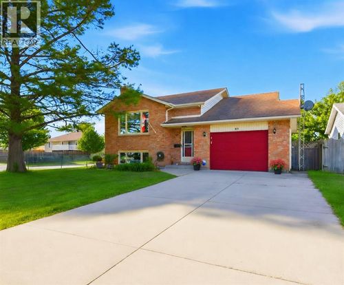 95 Turner Dr, Sarnia, ON, N7S5G6 | Card Image
